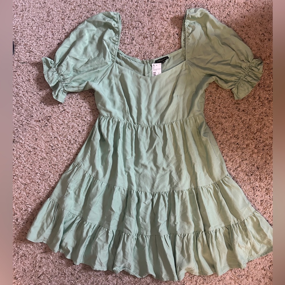*NWT SHINESTAR Light green ruffled tiered dress